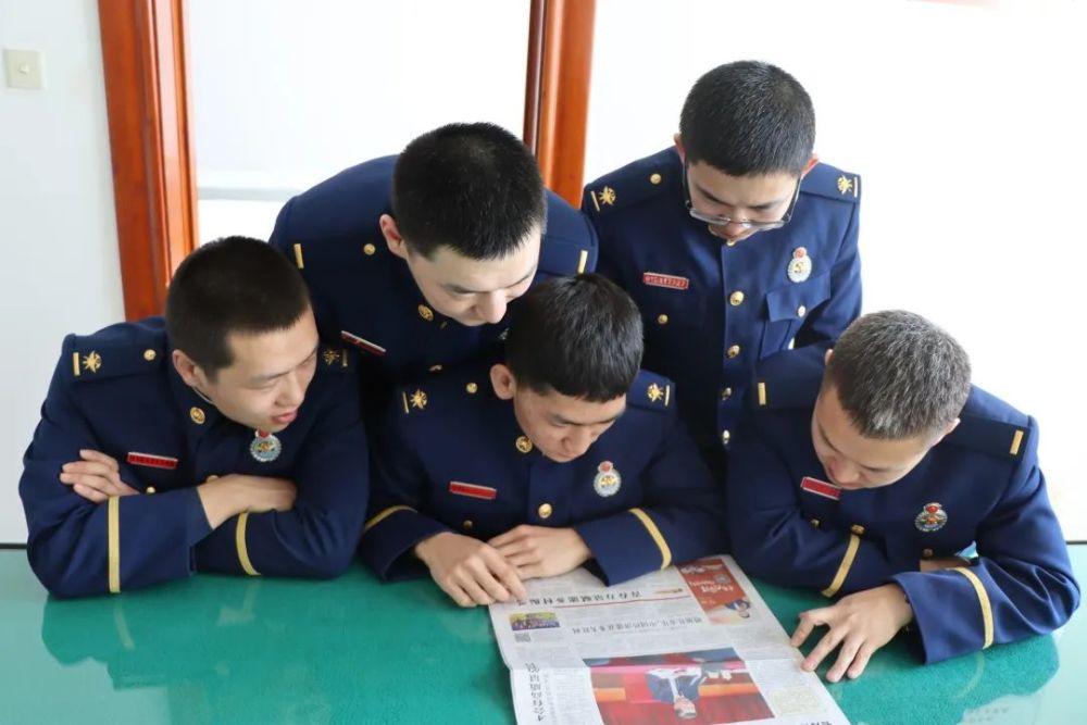 闺蜜的时尚对决