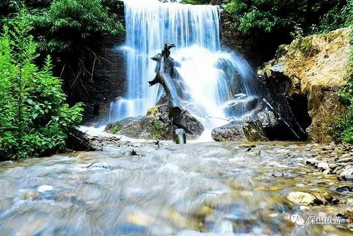 2024春节山东乡村文化旅游节丨“贴年画、过大年”文艺惠民活动走进崮山镇