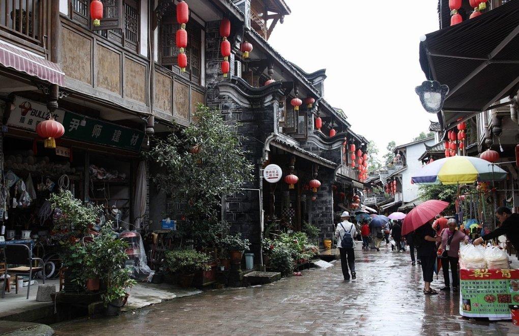 南京江北新区综合行政执法部门开展冬季占道洗车整治